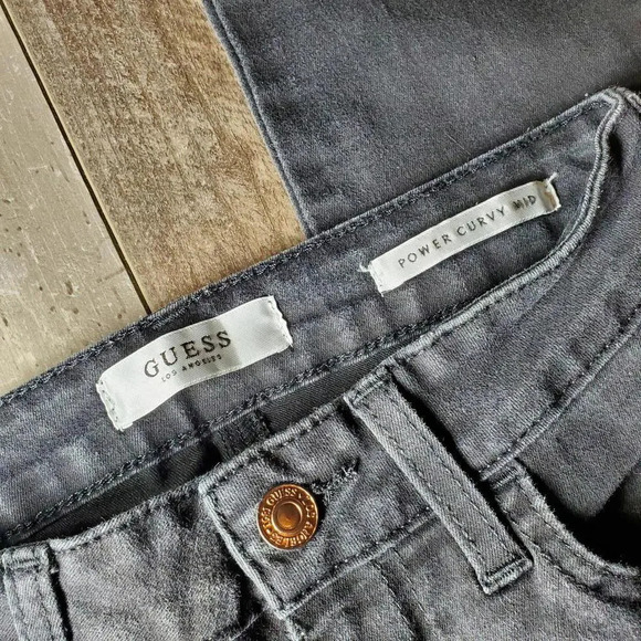 GUESS Los Angeles Power Curvy Mid Jean Size 25 Black NWOT - Picture 8 of 12